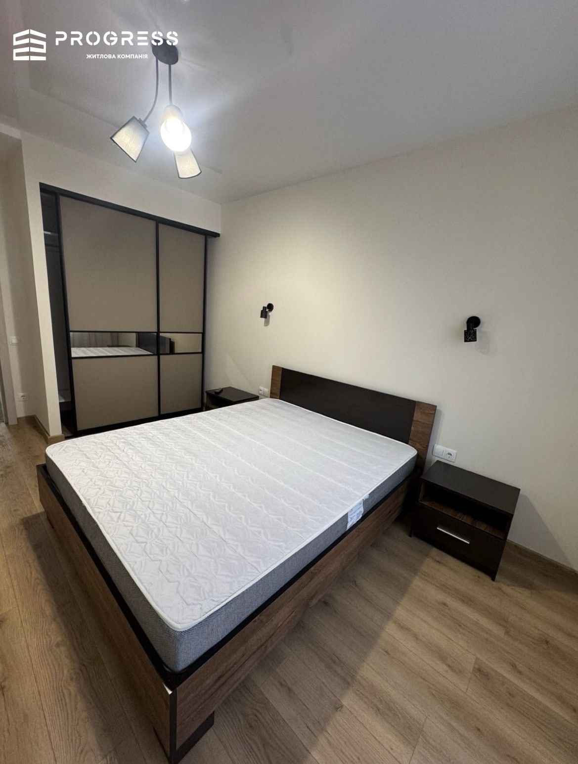 2 кімнатна квартира в центрі міста повністю укомплектована  - 3